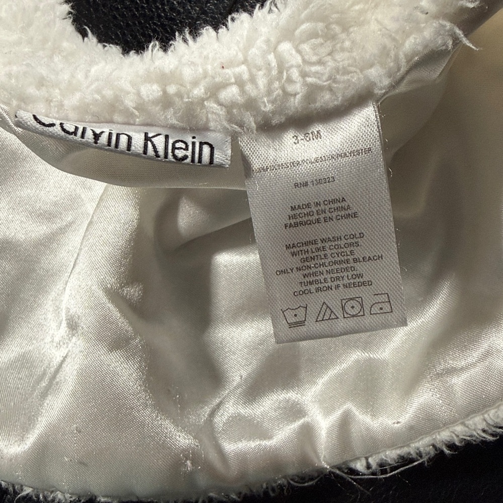 4/$20 Calvin Klein White Fuzzy Vest - Picture 4 of 4